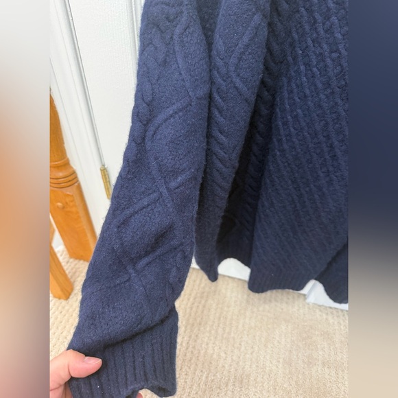 Peggy Sweater Aritzia - Picture 4 of 6